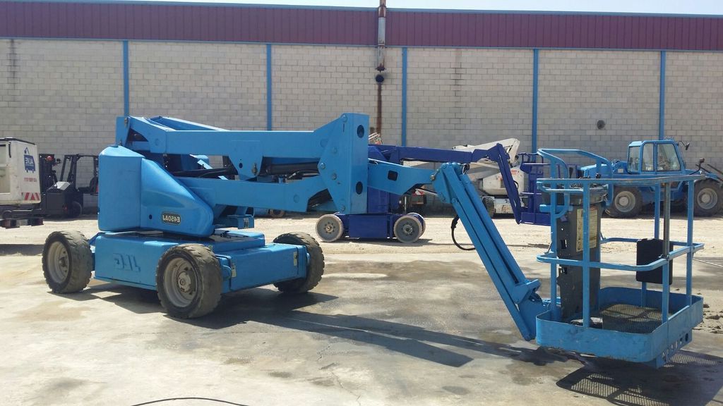 Articulating Boom Lift